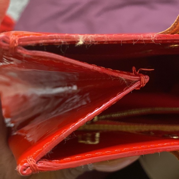 LOUIS VUITTON RED VERNIE SAC PLAT 230033120 code inside bag - Picture 12 of 12